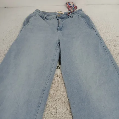 Maison Onado Light-Wash Denim Jeans – L/40