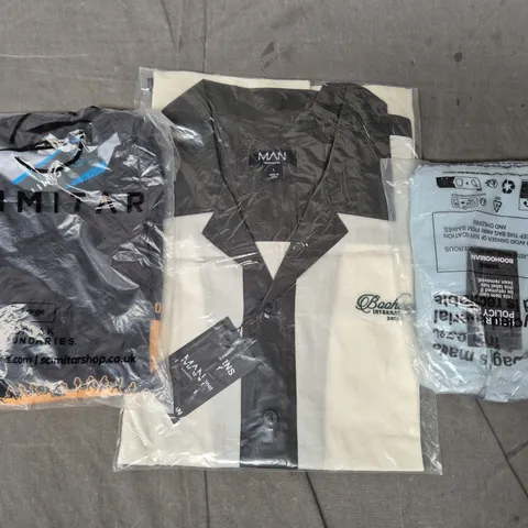 BOX OF APPROXIMATELY 20 ASSORTED CLOTHING AND FASHION PRODUCTS IN VARIOUS STYLES AND SIZES - COLLECTION ONLY
