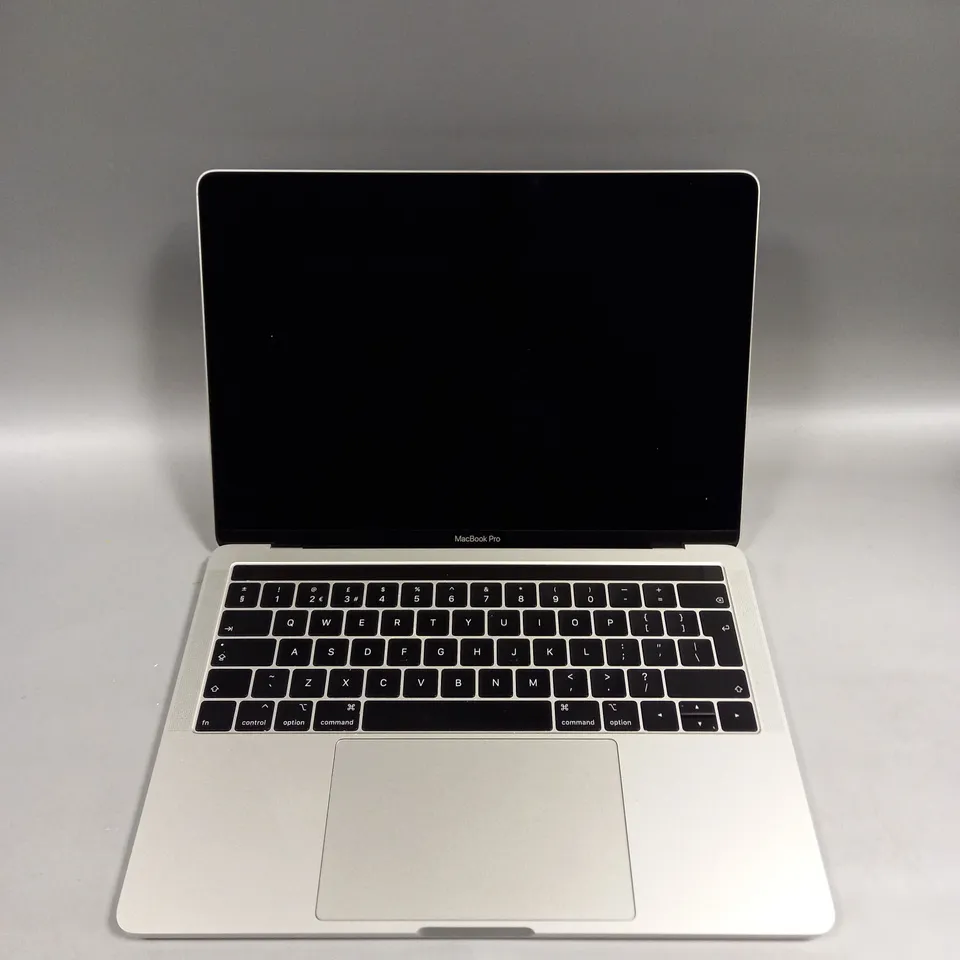 APPLE MACBOOK PRO - A2159