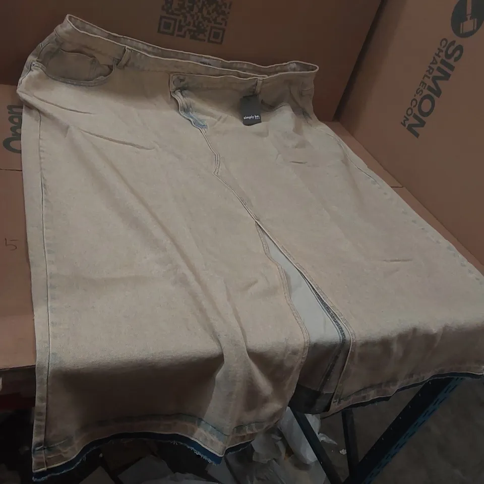 BOX CONTAINING APPROXIMATELY 7x BRAND NEW SIMPLY BE VINTAGE COLOUR MAXI SKIRTS - SIZE 30