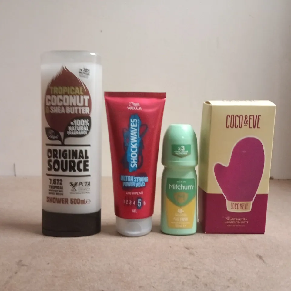 APPROXIMATELY 20 ASSORTED COSMETIC ITEMS INCLUDING VARIOUS MAKES AND BRANDS - COLLECTION ONLY
