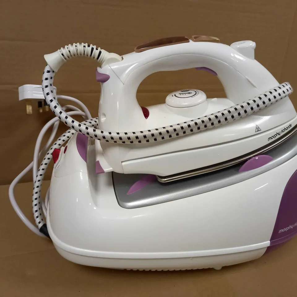 MORPHY RICHARDS JET STEAM GENERATOR IRON PINK/WHITE