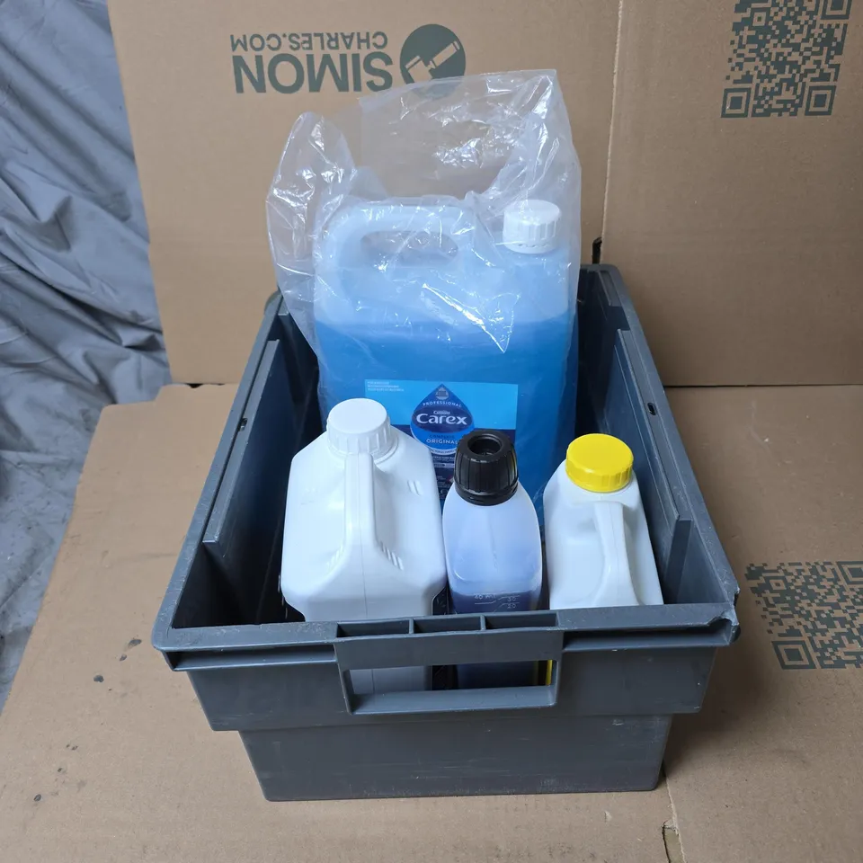 TOTE OF APPROXIMATELY 3 X ASSORTED ITEMS TO INCLUDE CAREX 5L, SENTINEL X100 INHIBITOR ETC