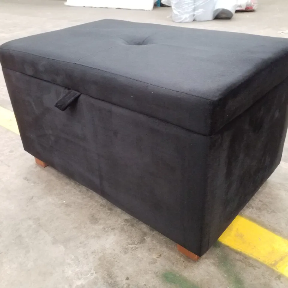 BOXED HOMEDIRECT365 BLACK FOOTSTOOL WITH STORAGE