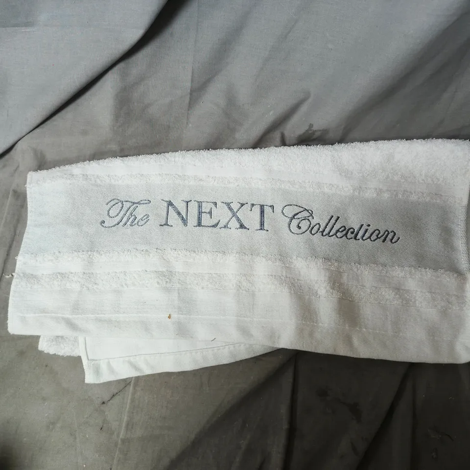 BOX OF APPROXIMATELY 15 ASSORTED ITEMS TO INCLUDE: NEXT TOWEL AND DE ORO PERFUME