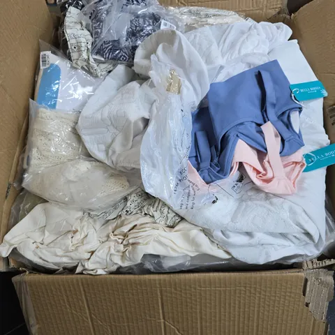 BOX OF APPROXIMATELY 25 ASSORTED CLOTHING ITEMS IN VARIOUS STYLES , COLOURS AND SIZES