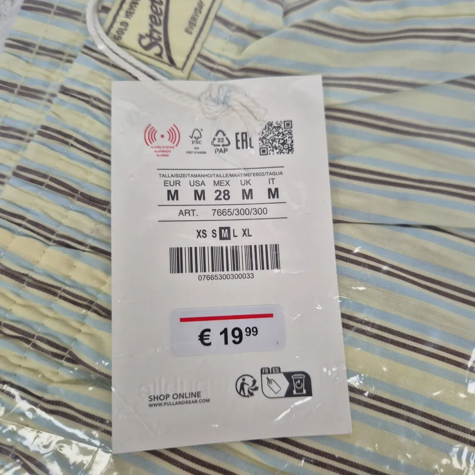 MEN'S STRIPED SHORTS – SIZE M (STREET CULTURE LABEL)