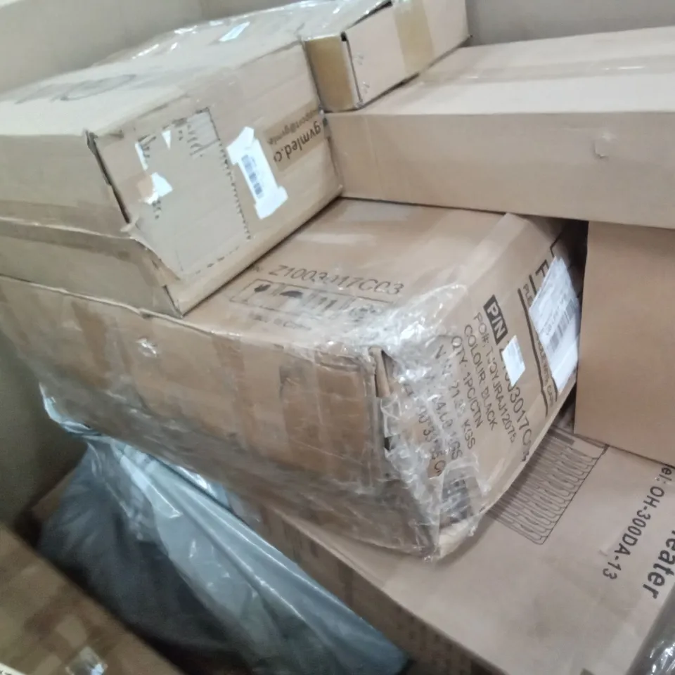 PALLET OF ASSORTED ITEMS INCLUDING KIDS PLAY TENT, SEEZSSA PORTABLE TOILET, ASTROAI TEMPERATURE CONTROL FRIDGE, STORAGE CHEST, OUSE OF PARTY, SMART HEATER