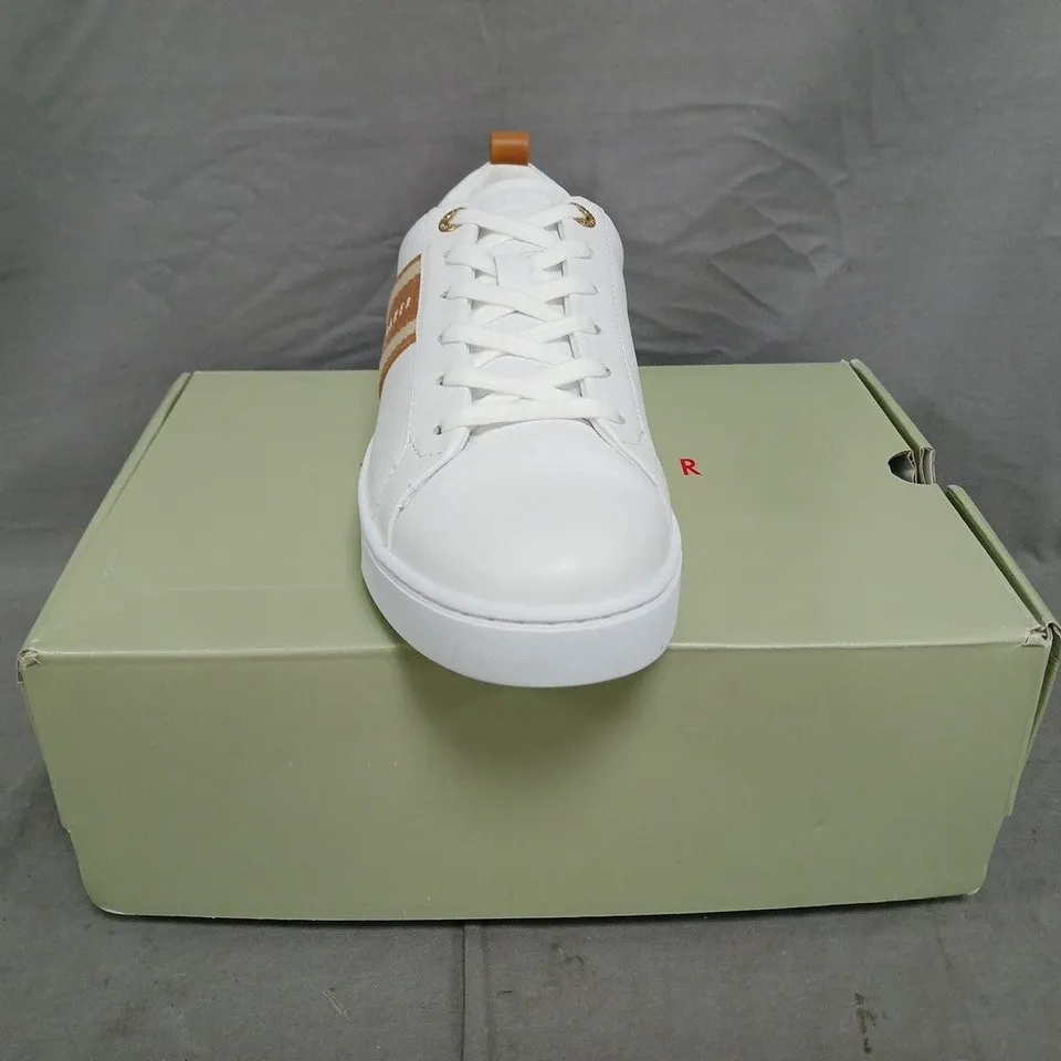 BOXED PAIR OF TED BAKER BAILLY SHOES IN WHITE/BROWN SIZE UK 6