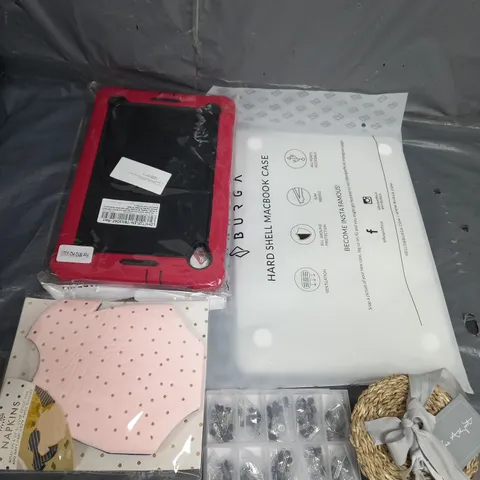 APPROXIMATELY 10 ASSORTED HOUSEHOLD ITEMS TOO INCLUDE TABLET CASES , COASTERS , NAPKINS , ETC