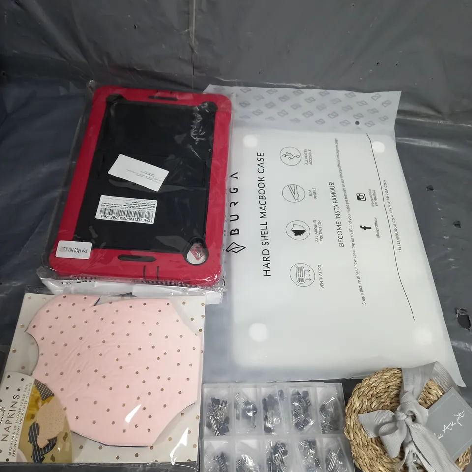 APPROXIMATELY 10 ASSORTED HOUSEHOLD ITEMS TOO INCLUDE TABLET CASES , COASTERS , NAPKINS , ETC 