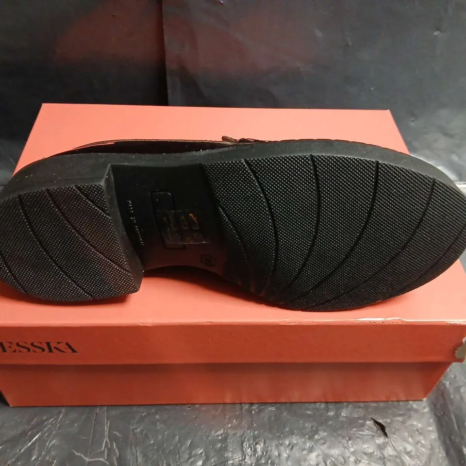 BOXED PAIR OF ESSKA BEN WINE PATENT LOAFERS – UK 3 