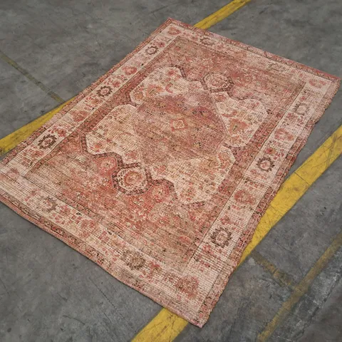 ORIENTAL-STYLE RUG – PINK/RED WITH GEOMETRIC BORDER APPROXIMATELY 120×170CM