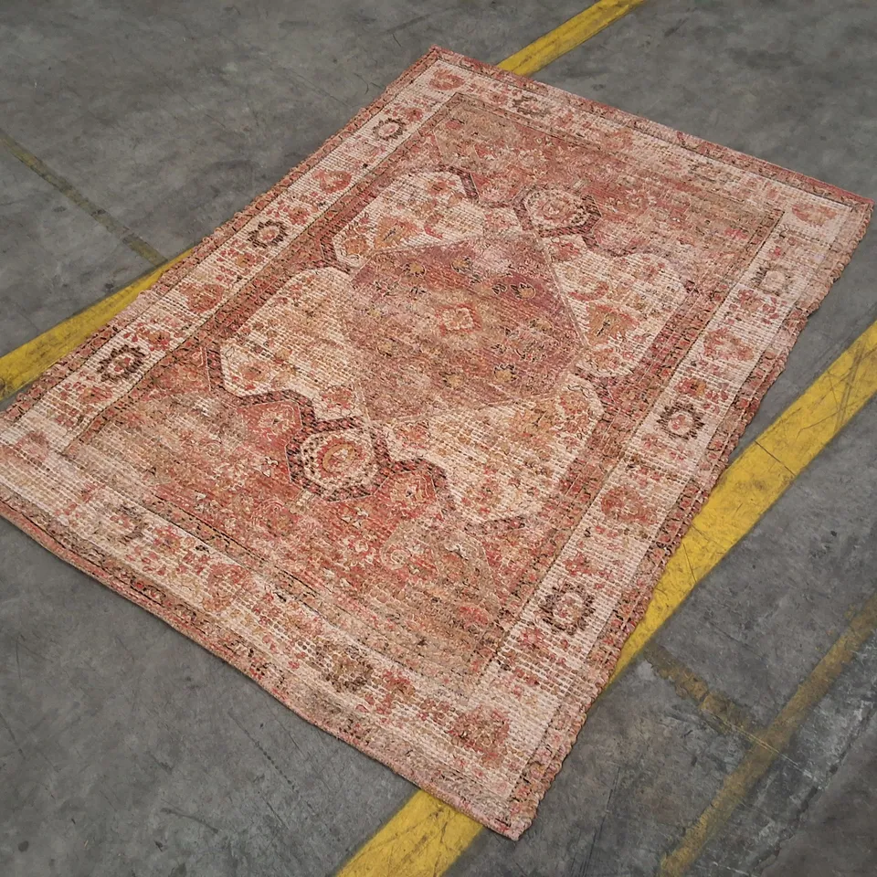 ORIENTAL-STYLE RUG – PINK/RED WITH GEOMETRIC BORDER APPROXIMATELY 120×170CM