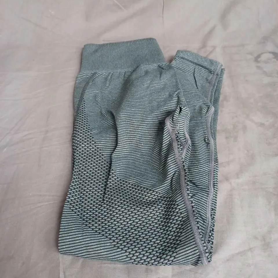 GYMSHARK SEAMLESS SPORT LEGGINGS IN GREEN SIZE M