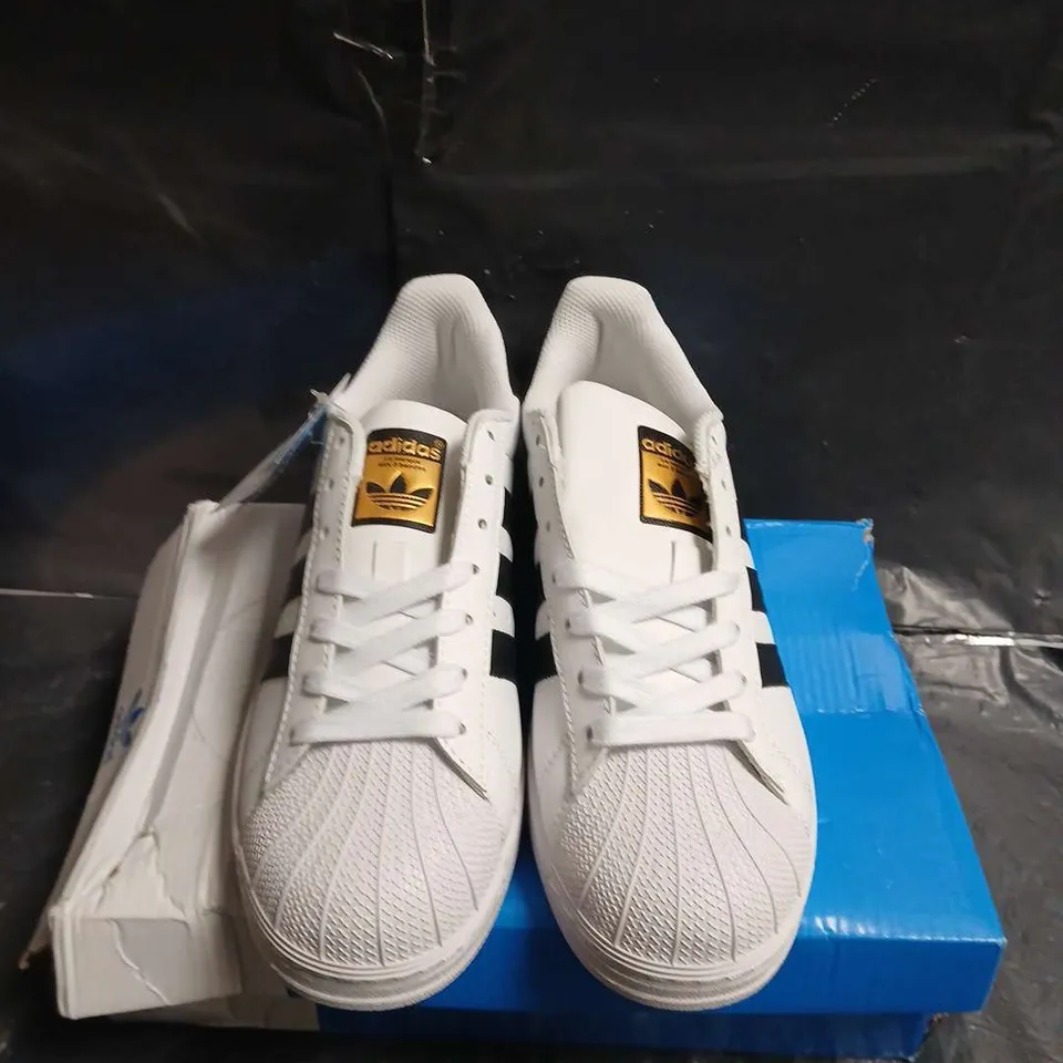 BOXED PAIR OF ADIDAS SUPERSTAR SNEAKERS – UK SIZE 7.5