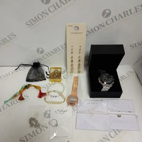 APPROXIMATELY 30 ASSORTED JEWELLERY ITEMS IN VARIOUS STYLES TO INCLUDE EARRINGS, NECKLACES, WATCHES ETC