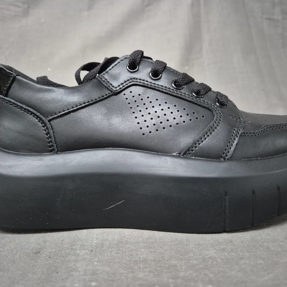 BOXED PAIR OF GOODIN SHOES IN BLACK EU SIZE 38