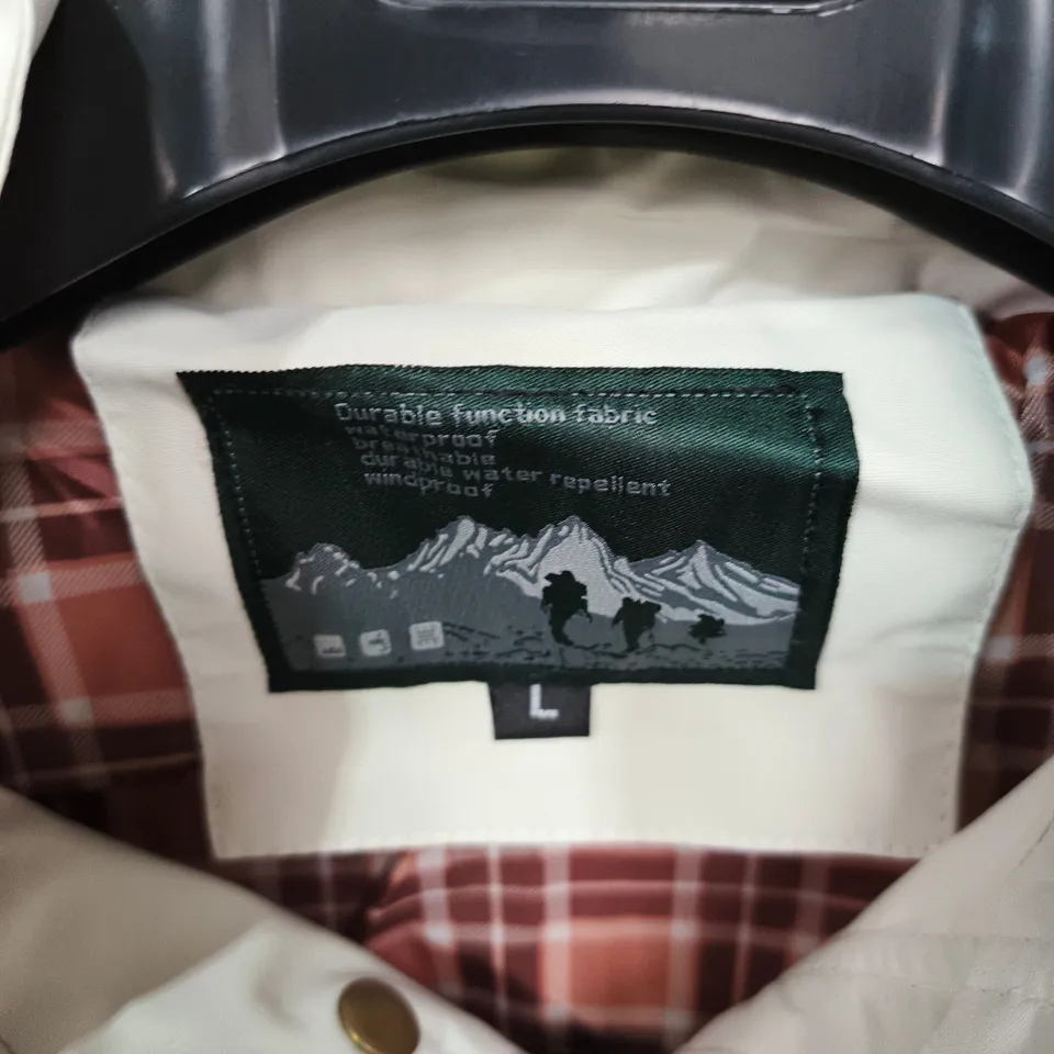 LEEDS UNITED WHITE WINDBREAKER JACKET – UK SIZE L (L)