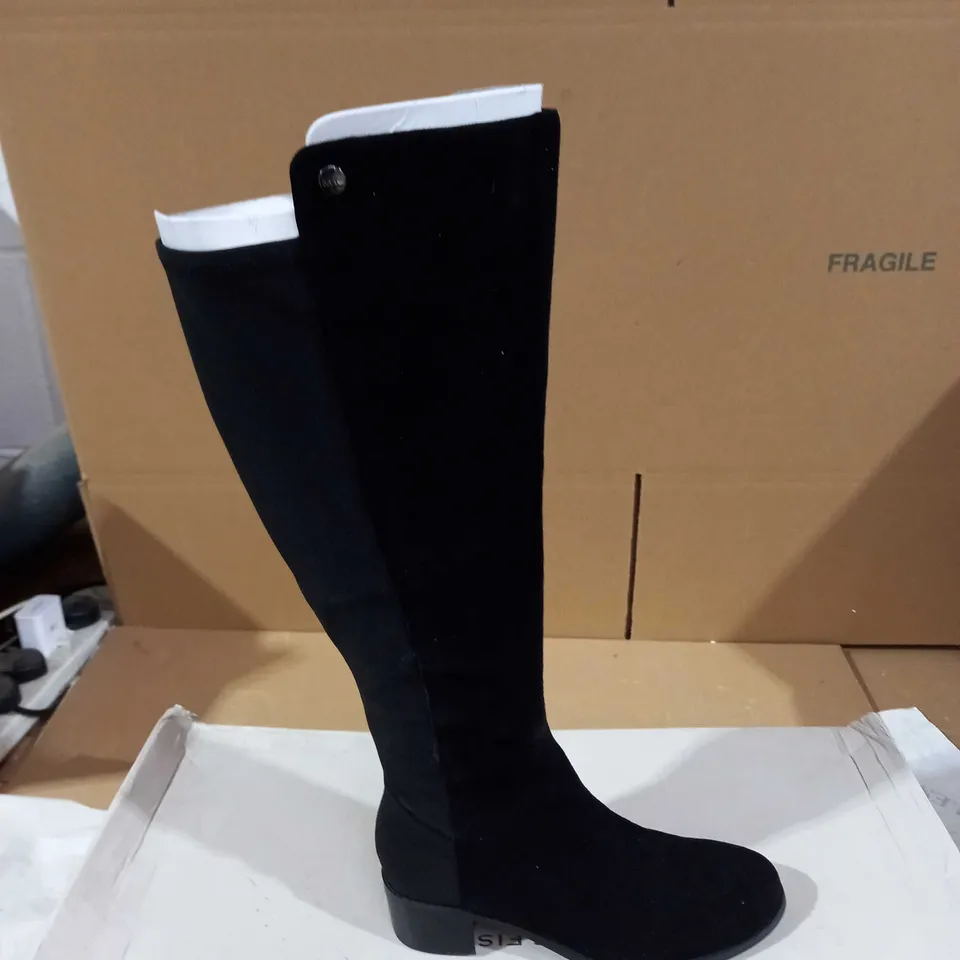 MARC FISHER IRISY LEATHER KNEE HIGH BOOT STANDARD CALF WIDTH - SIZE 3W, BLACK