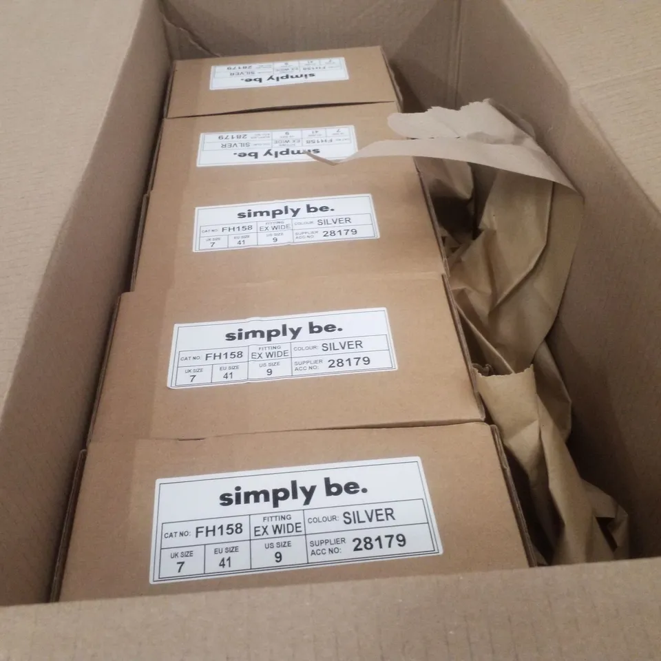 BOX CONTAINING APPROXIMATELY 5 PAIRS OF BRAND NEW SIMPLY BE SILVER DALLAS EX WIDE PENNY LOAFER - SIZE 7
