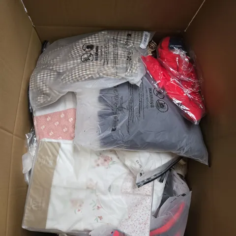 BOX OF ASSORTED KIDS CLOTHING ITEMS TO INCLUDE - TOP , SHORTS , T-SHIRT ETC