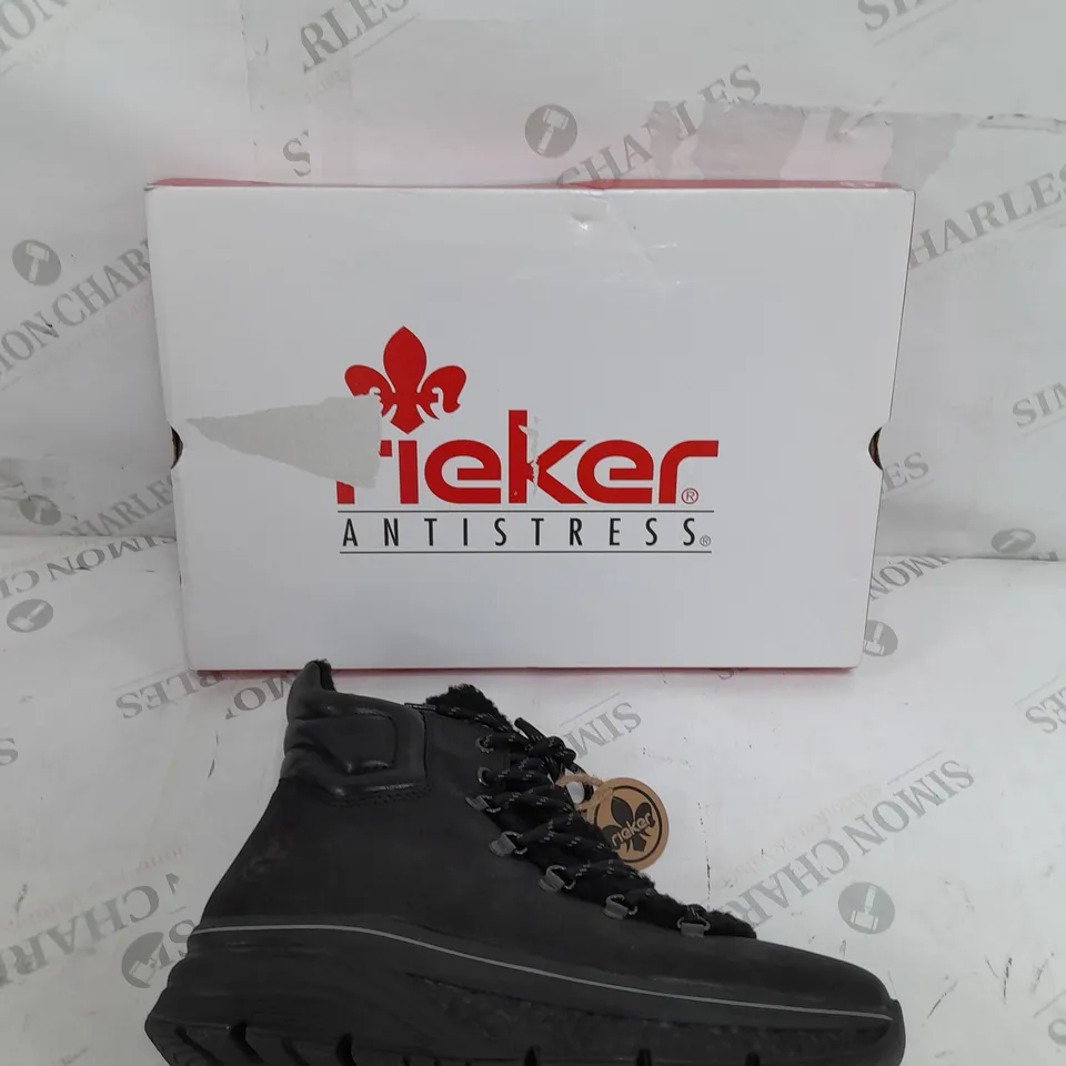 BOXED RIEKER CHUNKY BOOT IN BLACK - SIZE 7.5