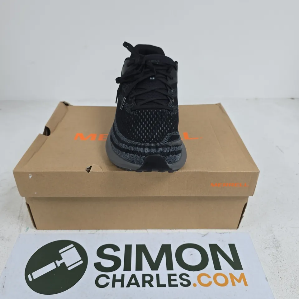 BOXED PAIR OF MERRELL MORPHLITE GTX TRAINERS IN BLACK - UK 12.5