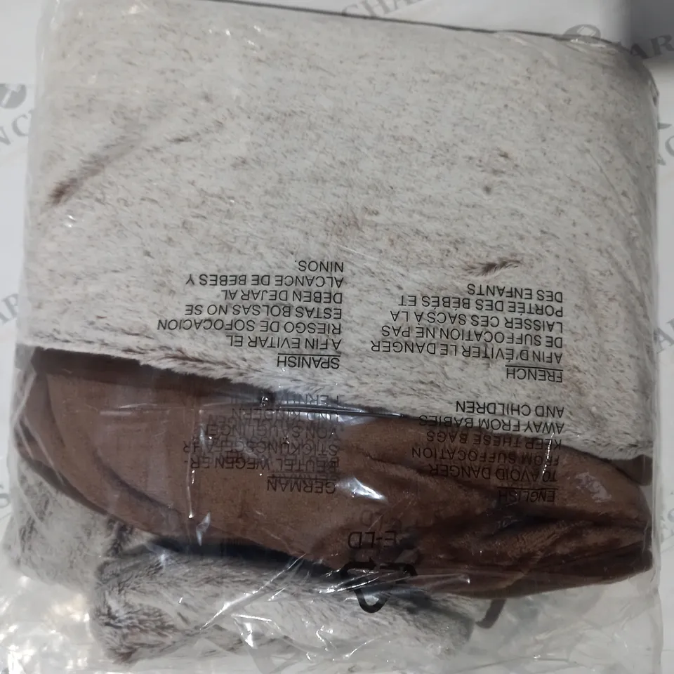BOXED COZEE HOME LUXURY HEATED THROW - NEUTRAL/BROWN