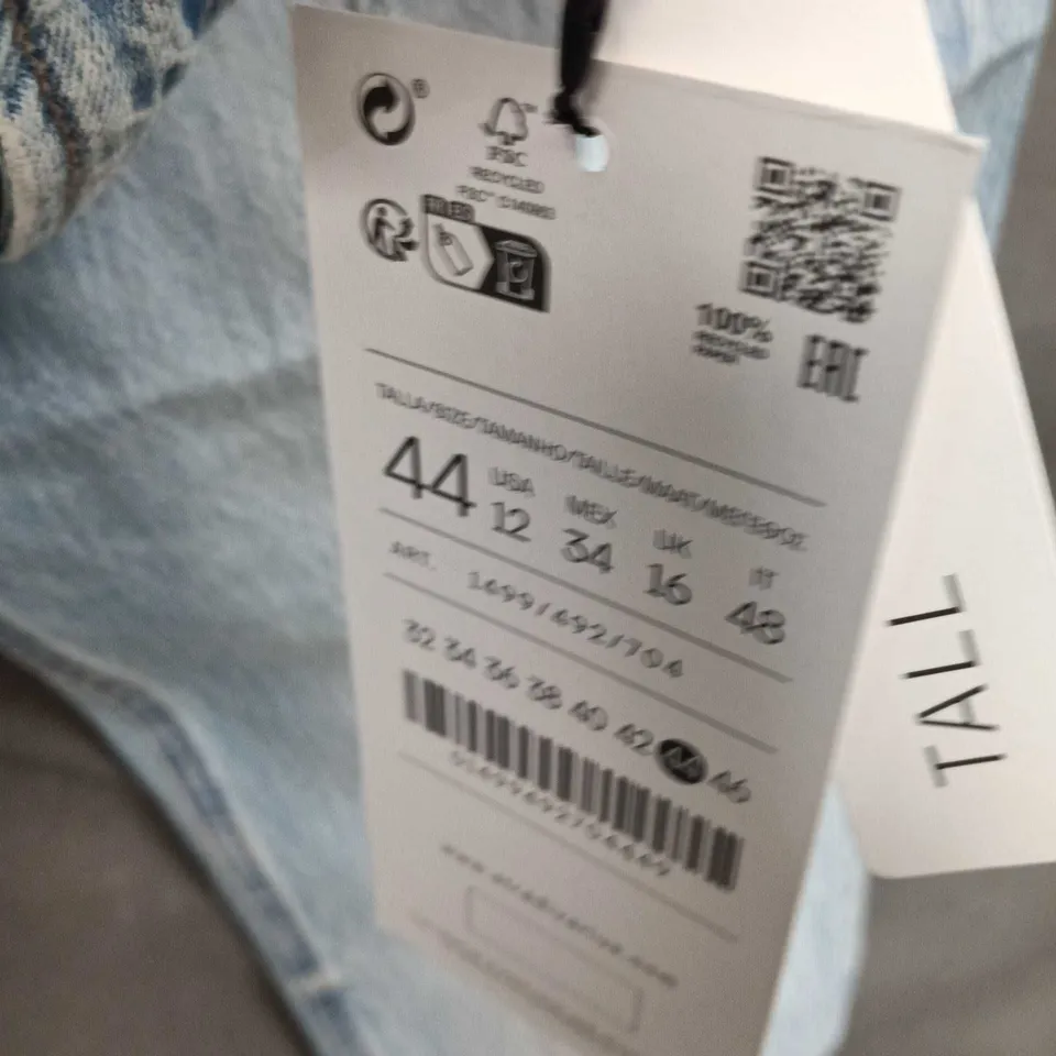 STRADIVARIUS WOMEN’S LIGHT WASH DENIM JEANS – UK 16 (EU 44, US 12)
