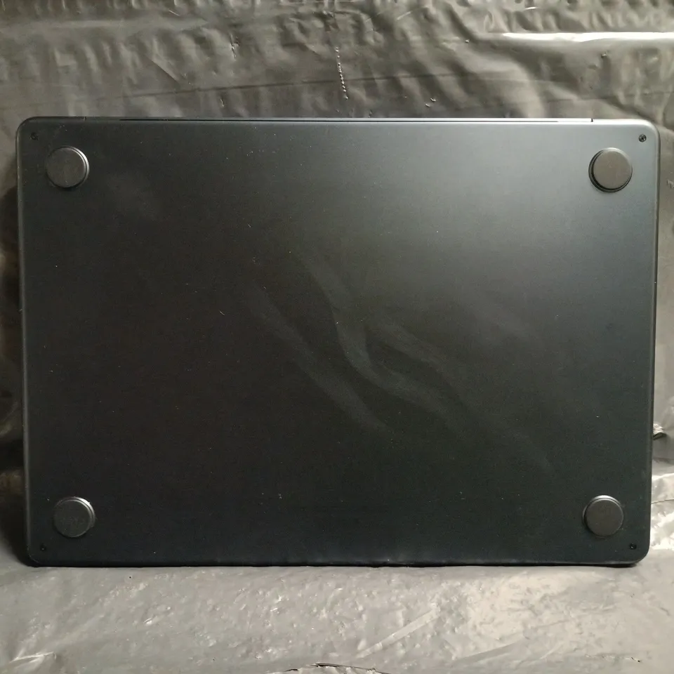 APPLE MACBOOK AIR A3240