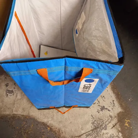 COLLAPSIBLE FABRIC CONTAINER