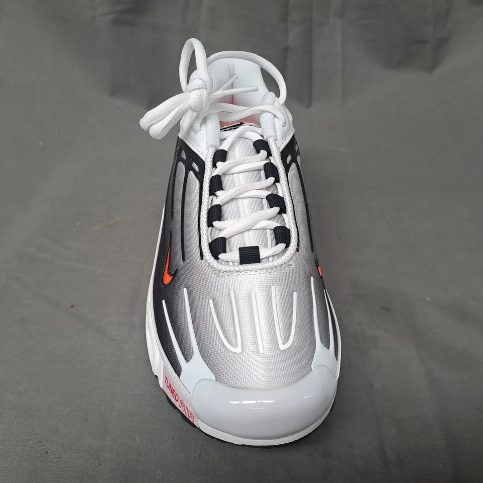 PAIR OF NIKE AIR MAX PLUS TN SHOES IN WHITE/GREY/BLACK/RED UK SIZE 7
