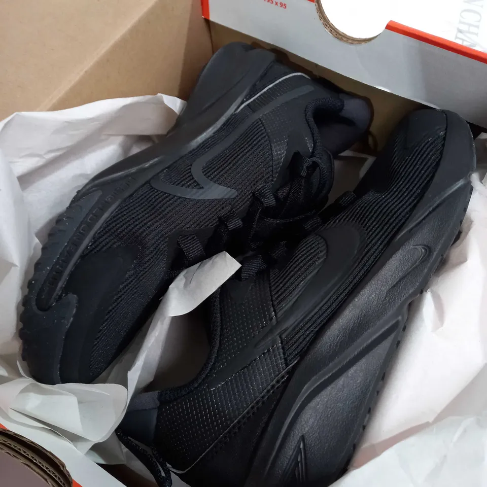 BOXED NIKE KIDS STAR RUNNER 4 RUNNING SHOES, BLACK - SIZE 1.5