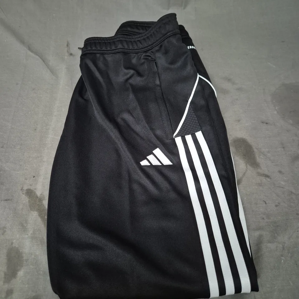 ADIDAS LOGO TRACKSUIT BOTTOMS SIZE L