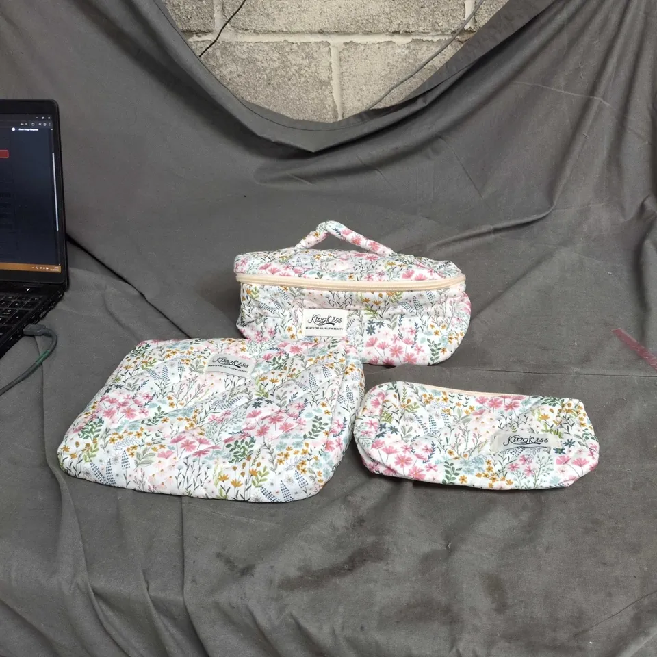 KINGKISS FLORAL QUILTED MAKEUP BAGS SET – 3 PIECES