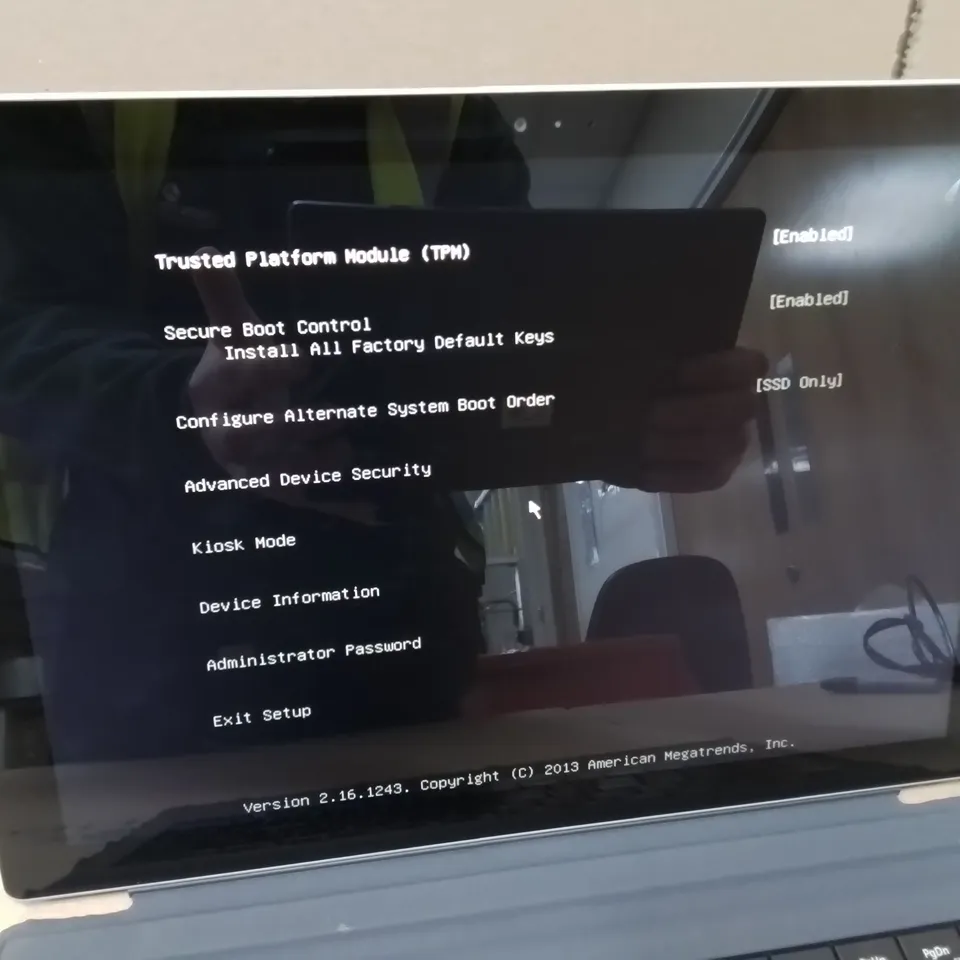UNBOXED MICROSOFT SURFACE TABLET 128GB W8TH DETACHABLE KEYBOARD 