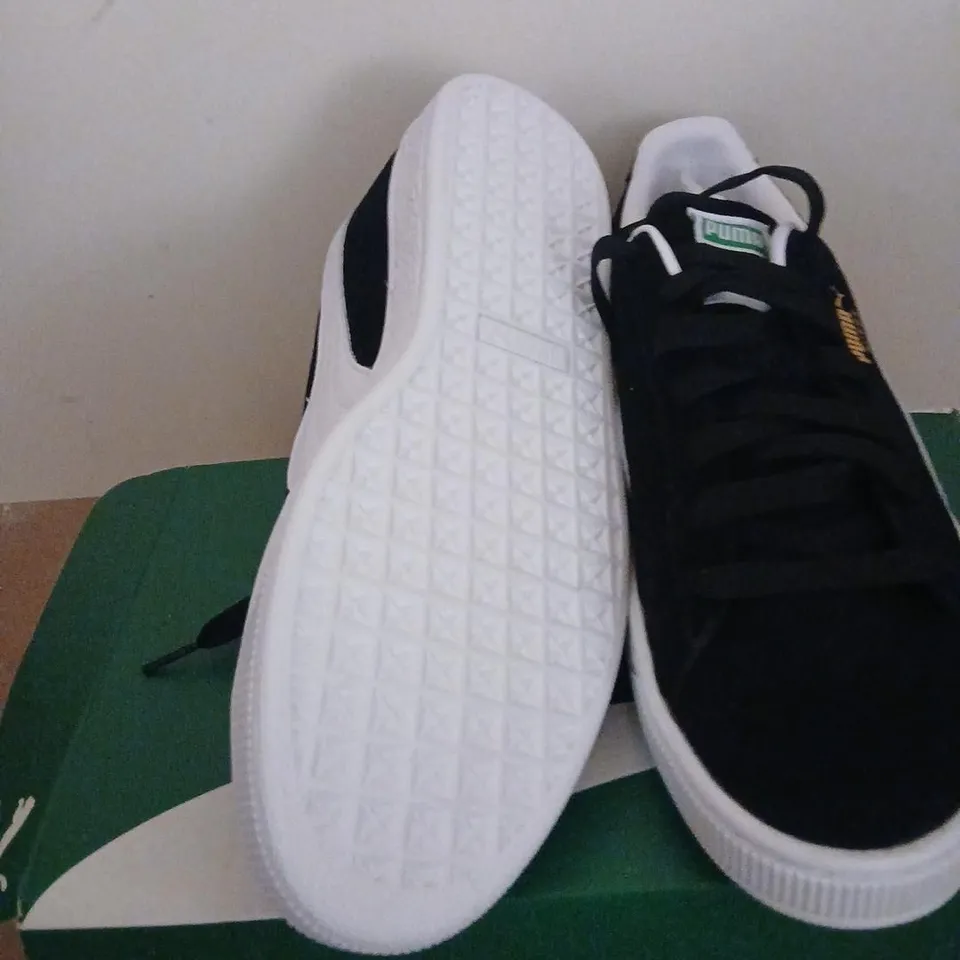 PUMA SUEDE CLASSIC SHOES – BLACK SUEDE WITH WHITE STRIPE, UK 9.5 (EU 44) – BOXED