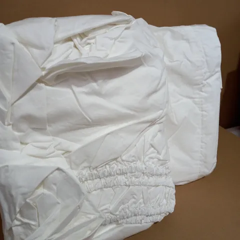 KELLY HOPPEN MADDISON JACQUARD DUVET SET - KING SIZE WHITE