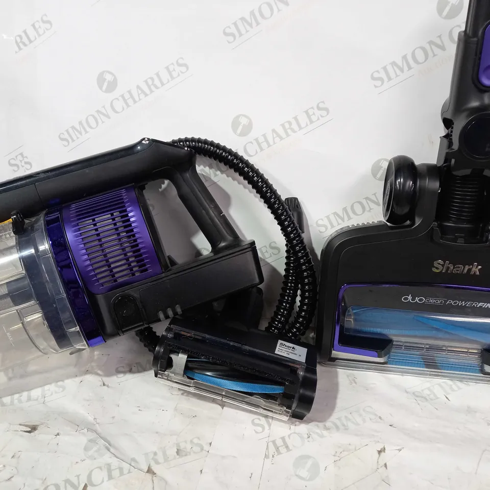 SHARK COMPLETE HOME CORDLESS STICK VACUUM