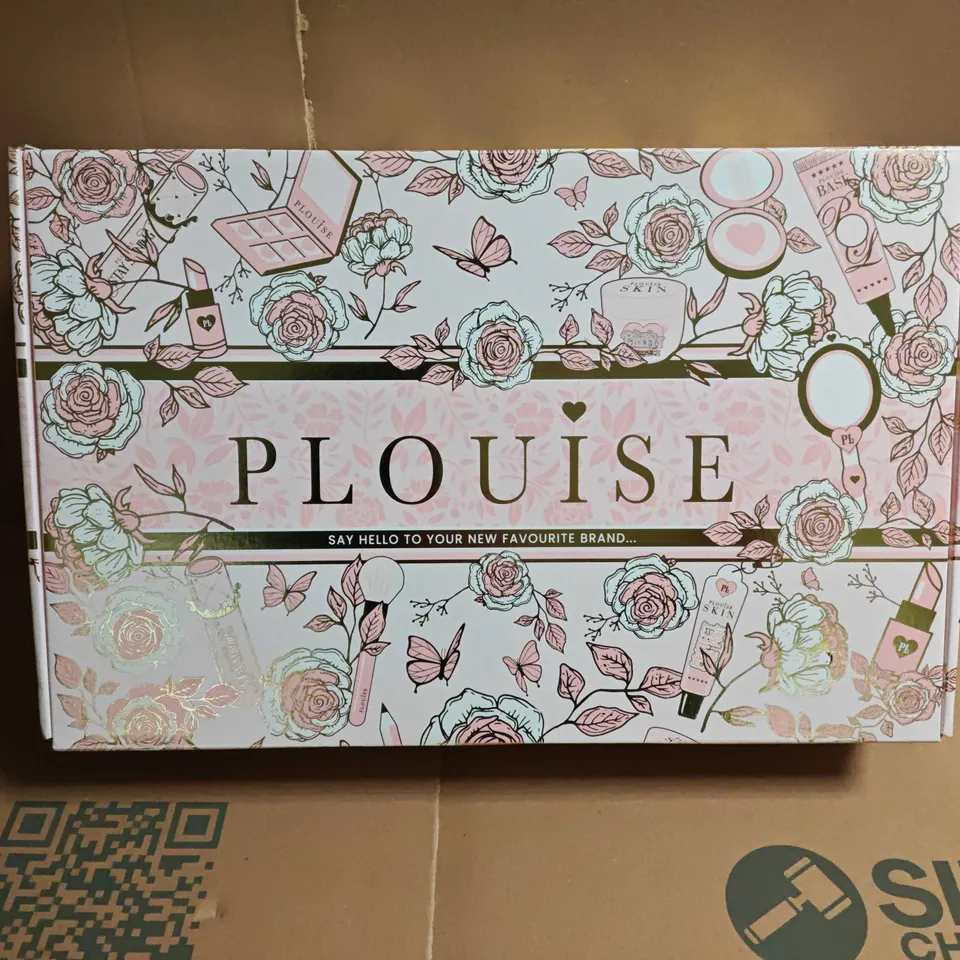 SEALED PLOUISE COSMETICS BOX SET
