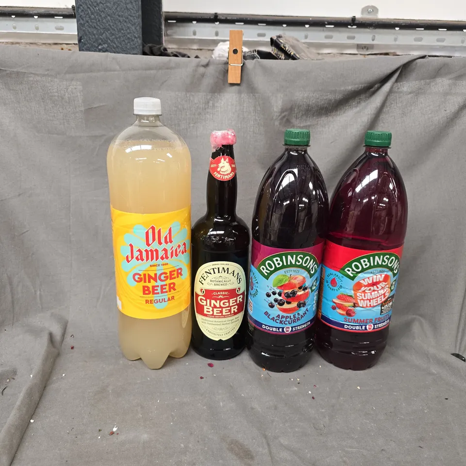 APPROXIMATELY 5 ASSORTED DRINKS TO INCLUDE OLD JAMAICA GINGER BEER, ROBINSONS APPLE & BLACKCURRANT, FENTIMANS GINGER BEER, ETC - COLLECTION ONLY