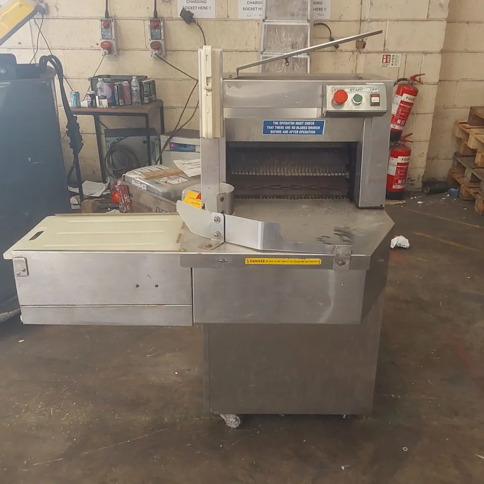 COMMERCIAL BREAD SLICER