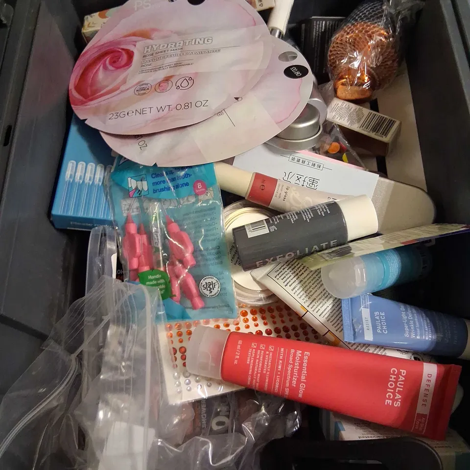 LARGE QUANTITY OF ASSORTED HEALTH AND BEAUTY PRODUCTS TO INCLUDE; PS...., MEERA, PAULA'S CHOICE AND ICONIC