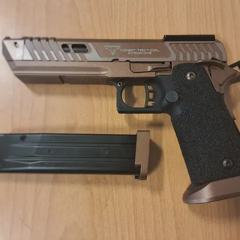 BOXED TARAN TACTICAL SAND VIPER GAS POWERED BB GUN