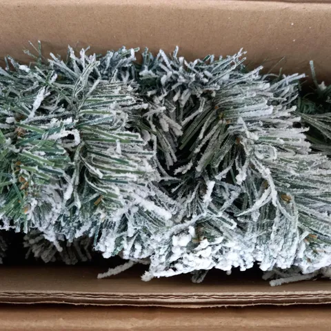 BOXED 6FT PRE LIT EMPEROR FLOCKED GARLAND