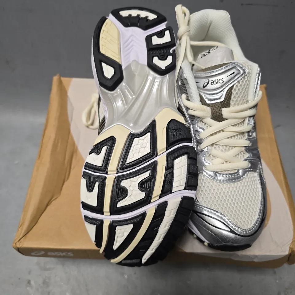 BOXED ASICS GEL-KAYANO 14 TRAINERS SIZE 5