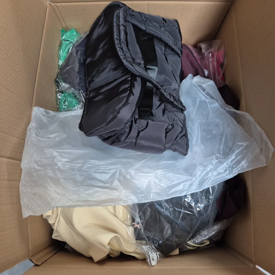APPROXIMATELY 25 ASSORTED CLOTHING AND FASHION PRODUCTS IN VARIOUS STYLES AND SIZES - COLLECTION ONLY