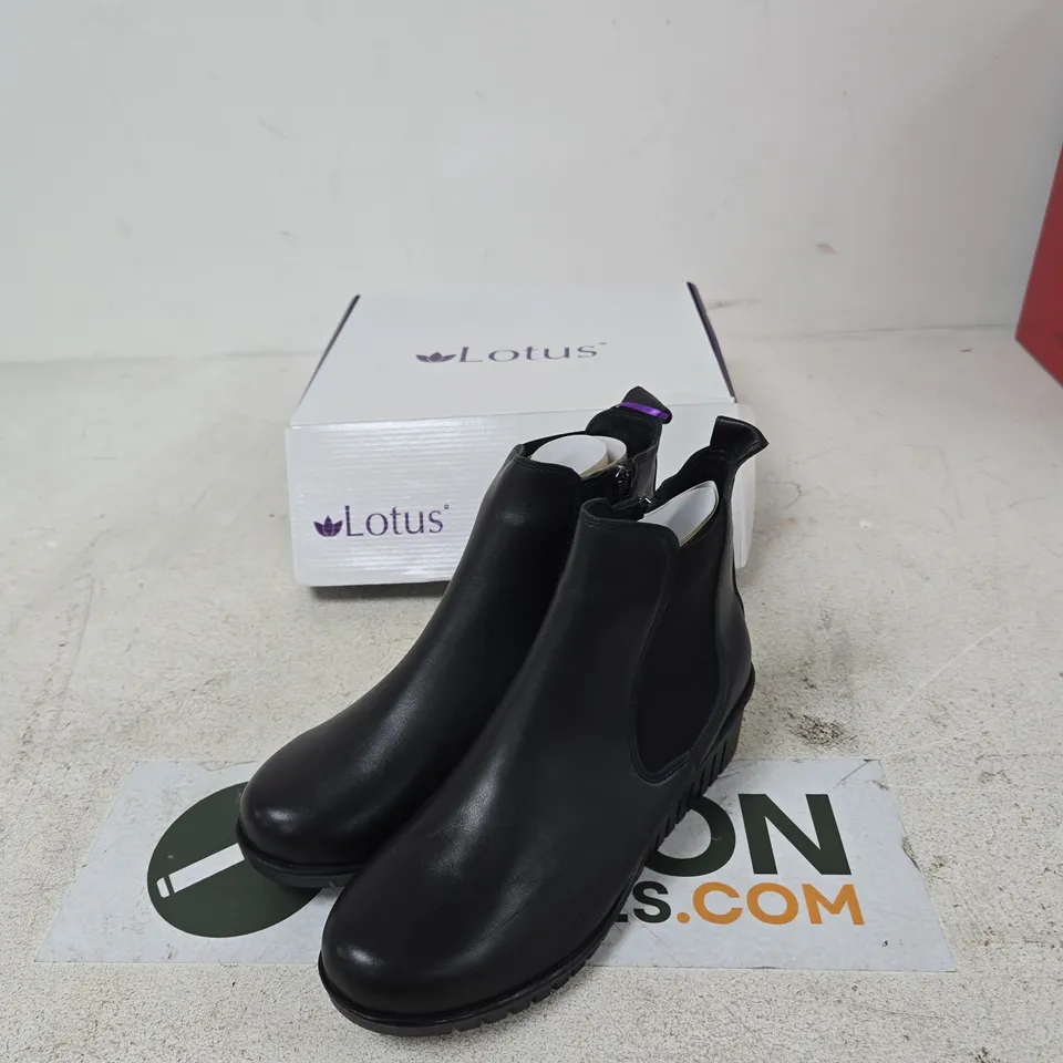 LOTUS DRESDEN ULB382 BLACK LEATHER CHELSEA BOOTS - UK 6 (EU 39)