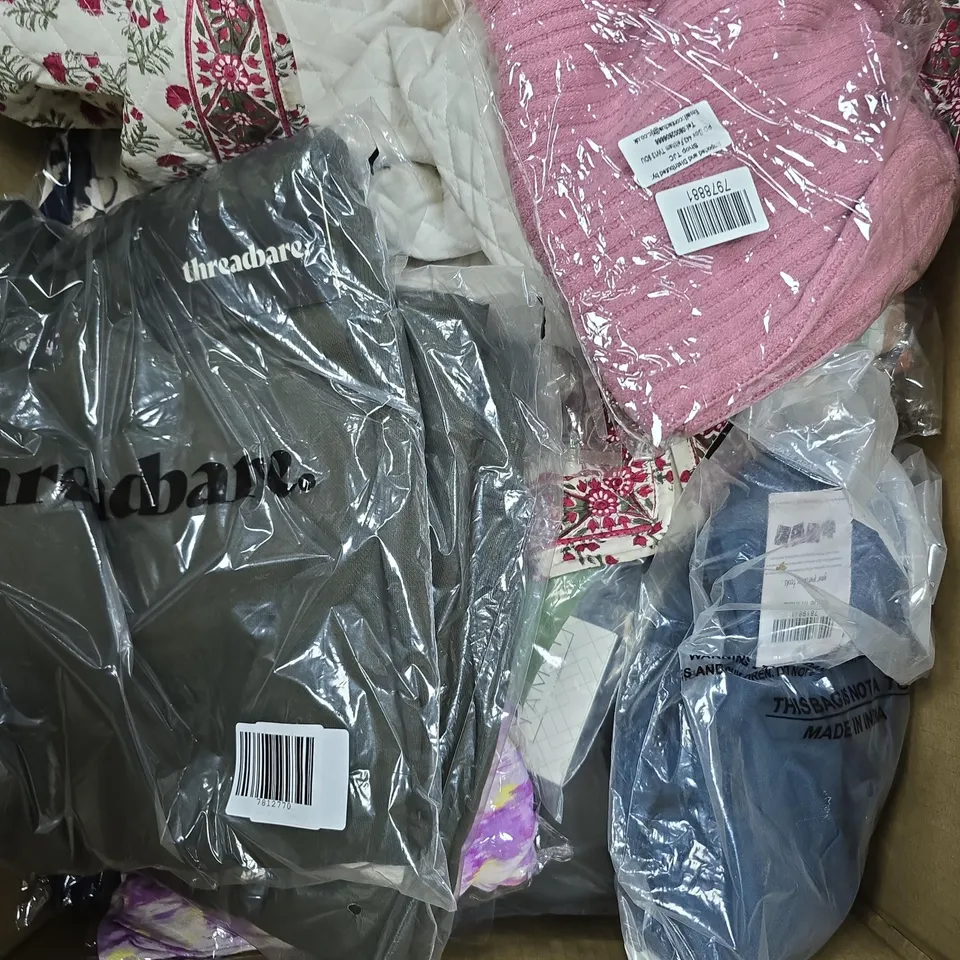 LARGE BOX OF ASSORTED CLOTHING ITEMS TO INCLUDE - HOODIE - JUMPERS - JACKETS 